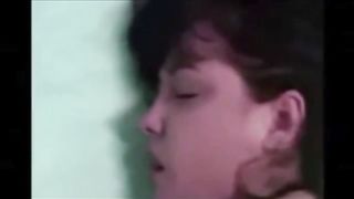 Муж снимает крупным планом то, как он ебет в сраку любимую женушку